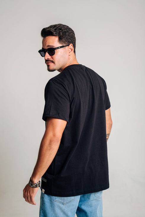 Camiseta Básica Agroecológica - Fit Regular -Feijão Preto
